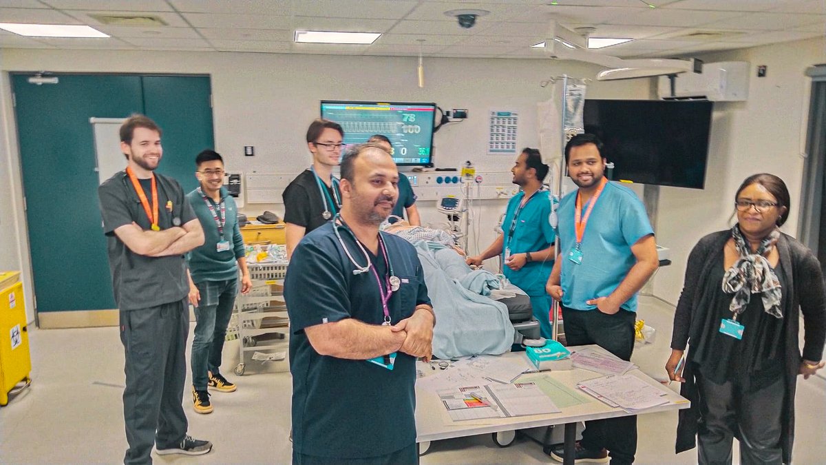 Big Sim day at Galway's ED! "of ACSs' and the ol arrest algorithm!"
<a href="/RuthCooney/">Ruth Cooney</a> <a href="/PHILIPPARACKAL/">PHILIP PARACKAL</a> &amp; Ella Murphy delivered it again with an unprecedented level of sim quality feat. <a href="/droverthinker/">Stephen Sheridan</a>  &amp; <a href="/jamesfoley273/">James Foley</a> breaking it down with that legend of a debrief! 
<a href="/GalwayICAPSS/">ICAPSS</a> 🫡🤩💪
