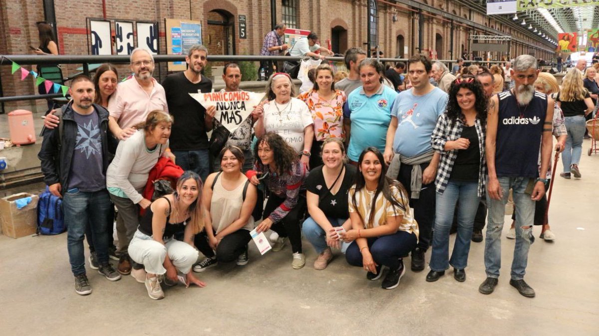 julietacalmels's tweet photo. ❤️‍🩹Vamos hacia la desmanicomializacion en @BAProvincia porque vivir en comunidad es un derechos de todas y todos. https://t.co/TPoY2eoJCA