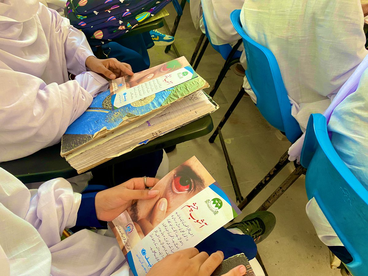 AnitaJalil's tweet image. Pink eye or conjunctivitis, is a common eye infection that affects people of all ages. Quick awareness session with beautiful students of Government Girls Degree College Gwadar.  #EyeHealthAwareness #PinkEyeInfection #Gwadar #Balochistan #Conjunctivitis