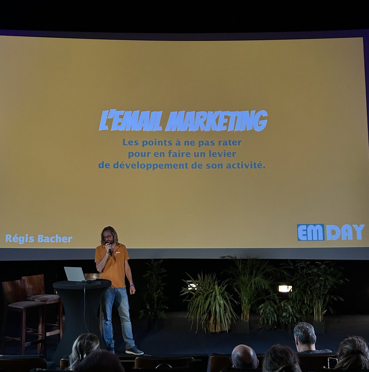 Nous sommes actuellement en pleine exploration des techniques en E-mail marketing. Un moment crucial pour enrichir notre expertise ✨

#bizzandbuzz #MarketingDigital