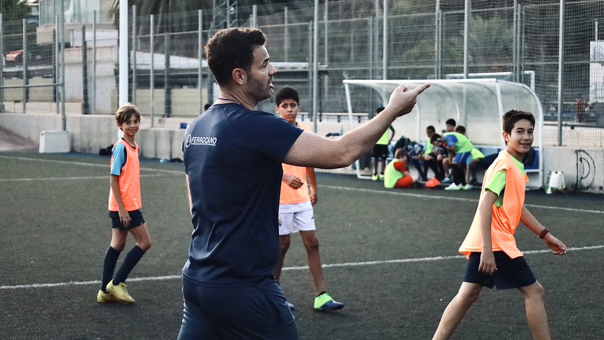 archenafc's tweet photo. ESCUELAS | 👨🏼‍🏫

En el Archena FC, el compromiso con la formación y los valores del fútbol siempre está en primer plano. ⚽👏 #ArchenaFC #Fútbol #Valores https://t.co/utduCZYMVb