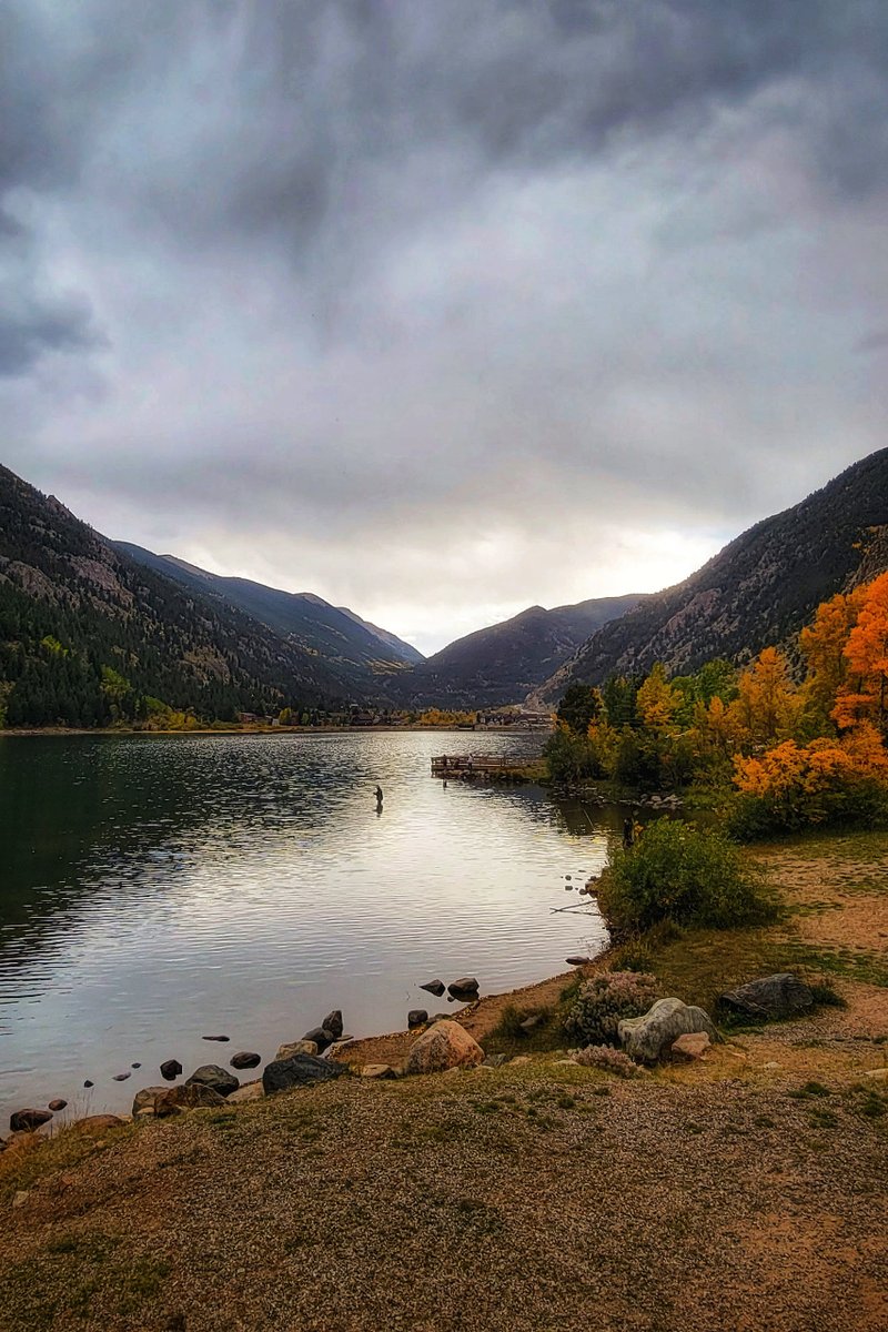 wander4insp's tweet photo. Daybreak at the lake.
Our first stop in Georgetown, Colorado is the picturesque Georgetown Lake, a small water storage reservoir used for recreation.
#MountainLake #GeorgetownColorado #FallFoliage https://t.co/Lhr2B8PspA