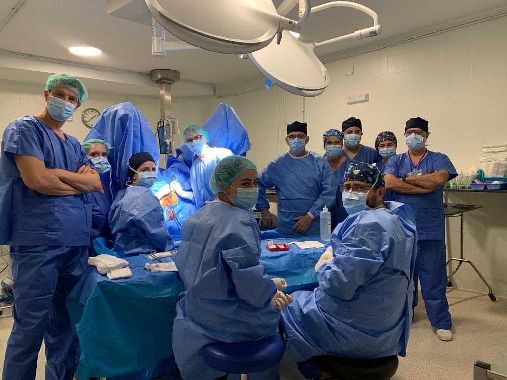 Magnífica sesión para reafirmar las modificaciones de una técnica en la que ya trabajábamos desde hace muchos años.
Gracias #DrAlonsoCasado por su atención y <a href="/BIOCABLAN_SL/">Biocablan S.L</a> por su soporte. Mejorando día a día para nuestros pacientes
#AnoLIFT <a href="/bcastillobio/">Beatriz Castillo</a> <a href="/beatrizesconz/">Beatriz Martin</a>