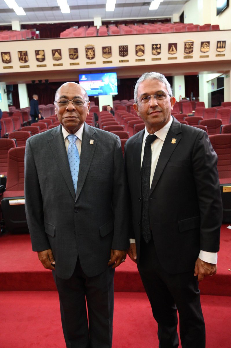ubonelly's tweet photo. Un gran orgullo participar del acto del reconocimiento entregado por la Cámara de @diputadosrd al magistrado presidente del @tribunalconstrd Milton Ray Guevara por su amplia trayectoria de entrega al país, así como de la conferencia dictada en el salón de la Asamblea Nacional. https://t.co/5FpueOdpqH