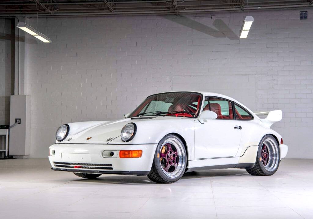 #WhiteWednesday 
#Porsche 911 Carrera RSR 3.8, one of the two «road legal» in the world, estimated $ 2.5 million! 😲