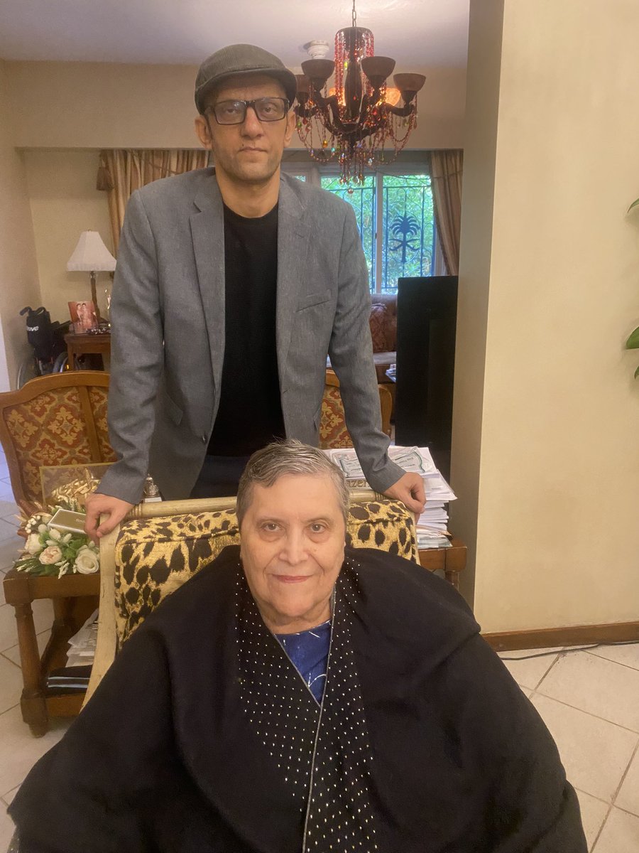 HassanFadhul82's tweet photo. مع رائدة علم الأمراض الوراثية في السعودية دكتورة نادية سقطي https://t.co/20Cm6kWOHE
