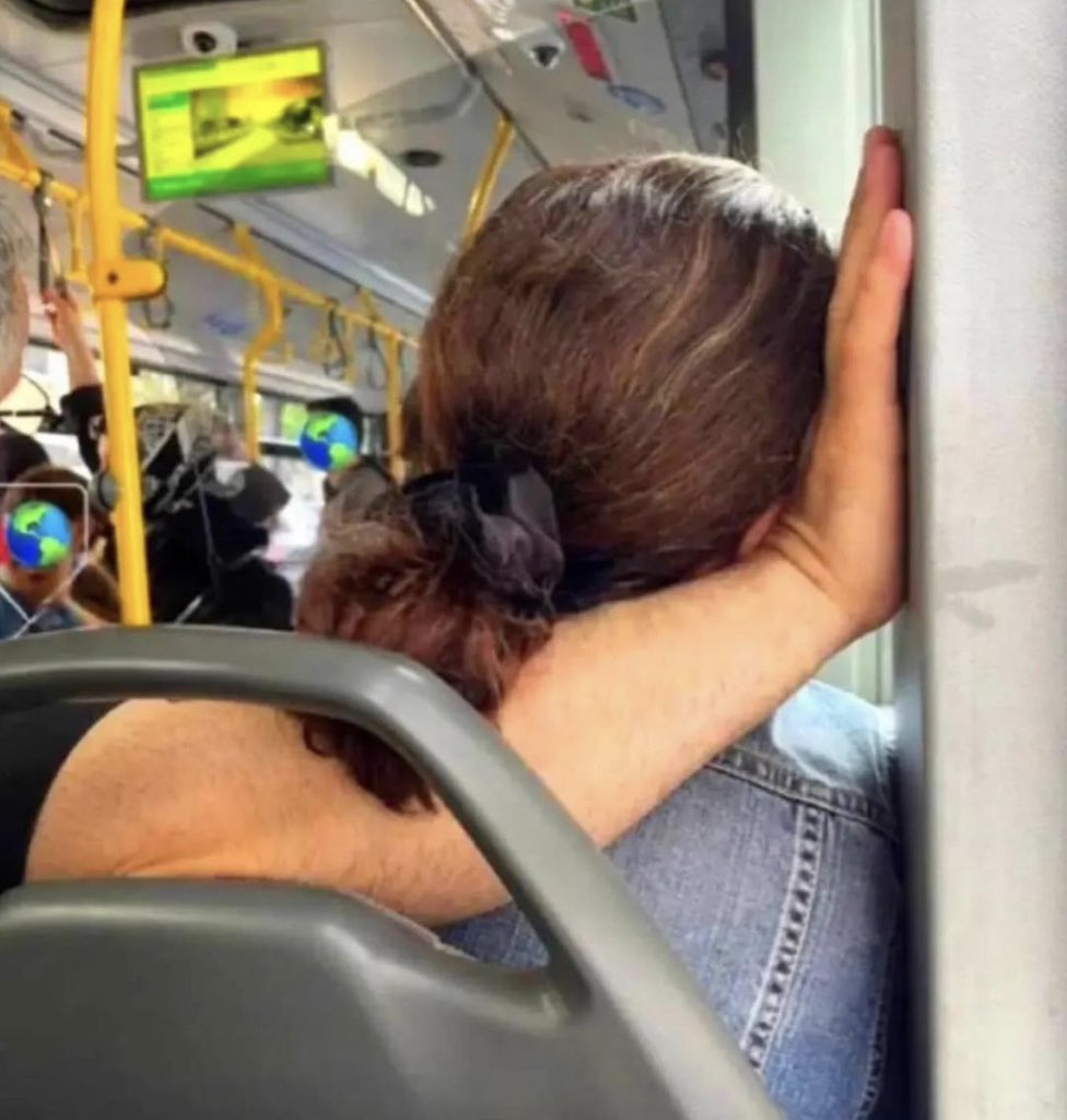 لم يقل أحبك ، انه يفعلها♥️!