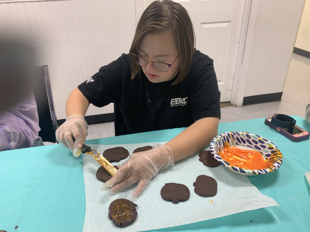 TheArcECT's tweet photo. Lots of fun this week making Halloween cookies at our Norwich Day Clubhouse! https://t.co/lhYbk6p4tt