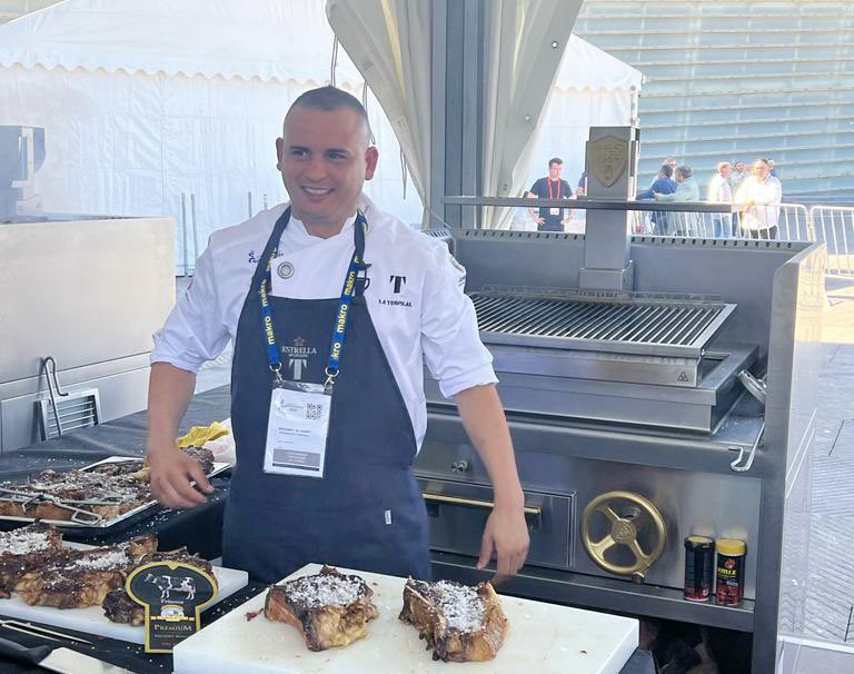 carmen_conesa's tweet photo. ¡Estamos de enhorabuena! 👏🏼

El @RteLaTropical de Los Alcázares gana en @ssgastronomika el XIV Concurso Nacional de Parrilla.

Felicidades a toda la familia de La Tropical. 

@1001SaboresRM 
#TurismoRegióndeMurcia
#RegióndeMurcia https://t.co/bW9W7V8CzP