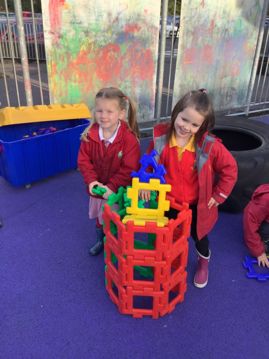 DreghornPrimary's tweet photo. It's been busy, busy, busy in the EYC sofar this week!! They've been playing a number games, learning to count in Urdu, building rockets in the garden woth construction materials and making receipes using oats and passion fruits. #2plus1 #learningthroughplay https://t.co/8y1eHtFKO1