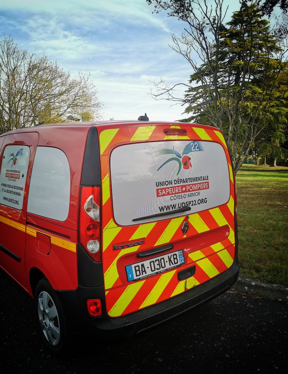 UDSP22's tweet photo. Une nouvelle venue à l'UDSP22, "L'UDMobile22" qui prendra bientôt la route pour vous proposer ses formations PSC1, SST, MAC-SST, GQS et prochainement "Sécurité Incendie" ... N'hésitez pas vous inscrire sur https://t.co/3pYAXMp5kC https://t.co/d7kuBib74o