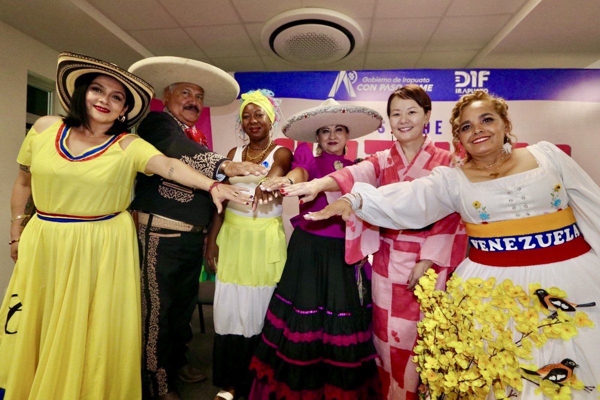 LorenaAlfaroG's tweet photo. Somos una ciudad festiva y amigable que celebra la diversidad.🎉
Por ello, traemos para ti la Fiesta de las Culturas. 🇨🇴🇯🇵🇻🇪 Este 14 y 15 de octubre en el #INFORUM, podrás disfrutar de una gran variedad de platillos típicos, música, lucha libre y mucha diversión.
#LaSumaDeTodos https://t.co/OLiyMqbClb