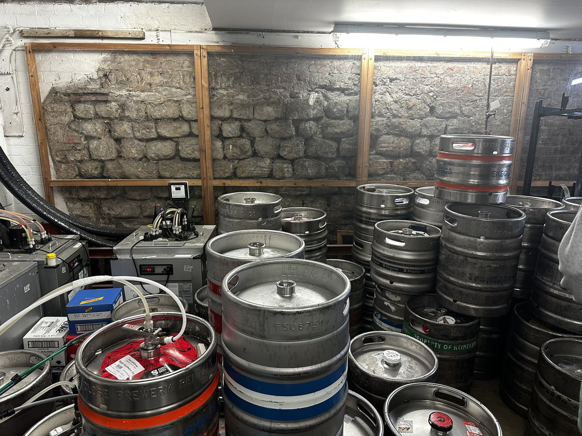 Very grateful to the manager of the Three Tuns on Jewry Street for allowing me to gawp at the remains of the Roman wall of Londoninium in the cellar