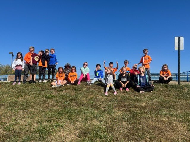 ZumEmge's tweet photo. The students had a blast participating in Operation Obstacles yesterday! Thank you to the Emge PTO for organizing such a fun event and a BIG THANK YOU to everyone who donated to our school!
#EmgePride https://t.co/ClsiE02Oqr