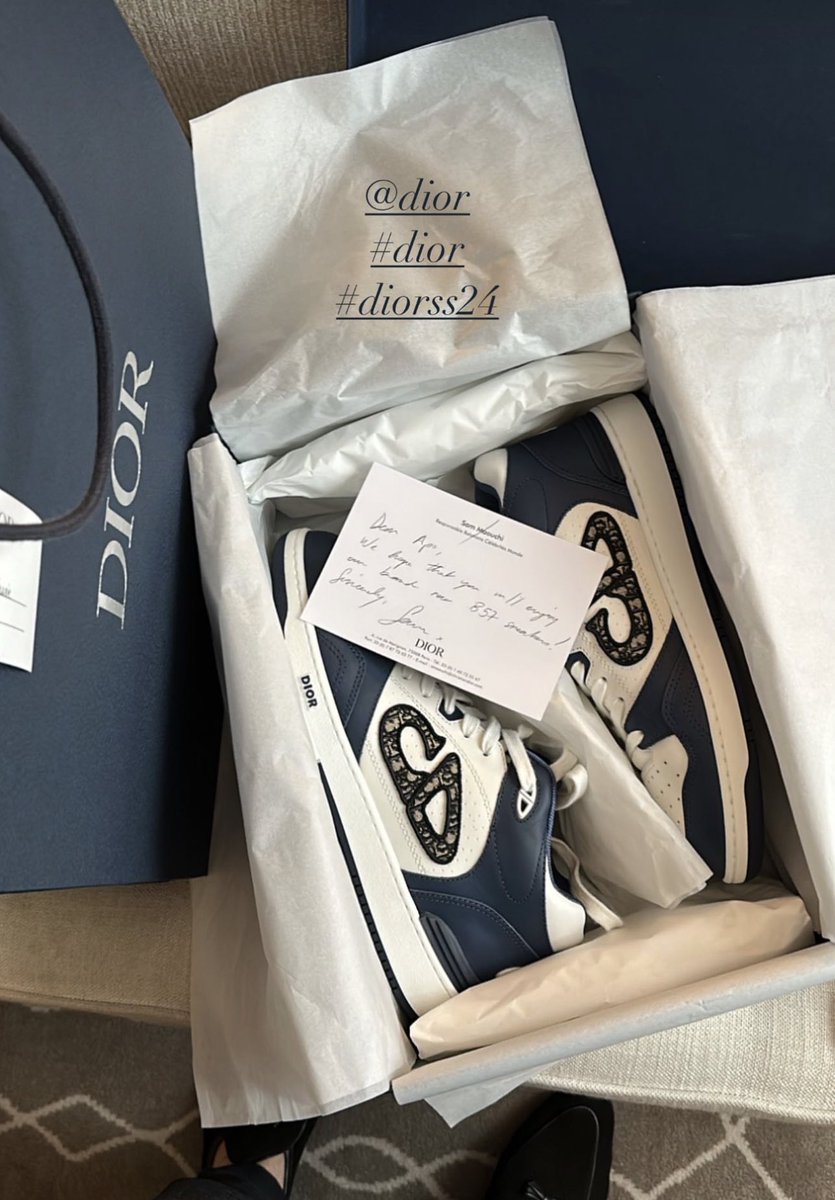 Nattawin24's tweet photo. @Nnattawin1 Apo nattawin wearing Dior B57 sneakers gifted by @Dior
#Dior
#Nnattawin #Diorsneaker #B57 https://t.co/UVYvaHMu3m