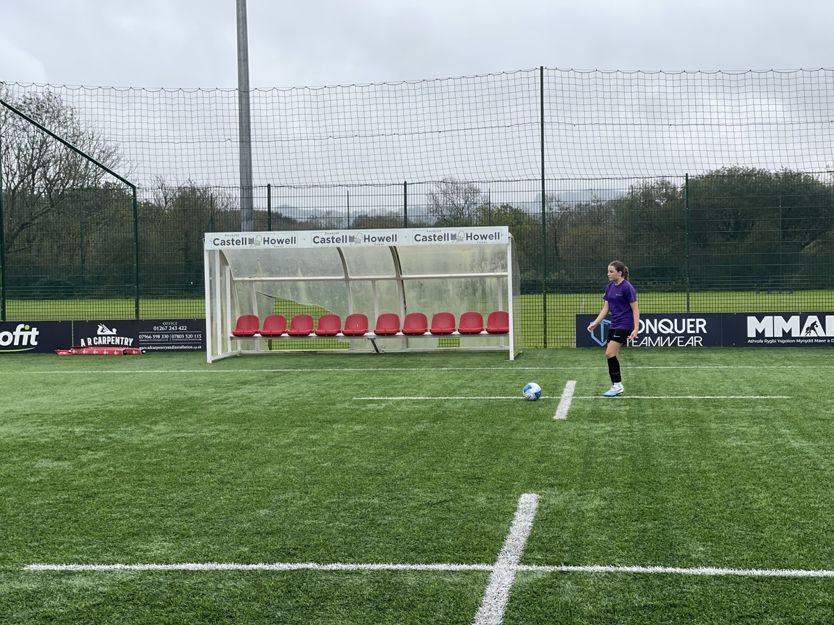 addgorffmaes's tweet photo. Prynhawn gwlyb ond llawn hwyl i ferched Blwyddyn 7 ac 8. Diolch i @AddGorffStrade am y gemau pêl-droed gyfeillgar 🌧️⚽️ https://t.co/LfI84gey80