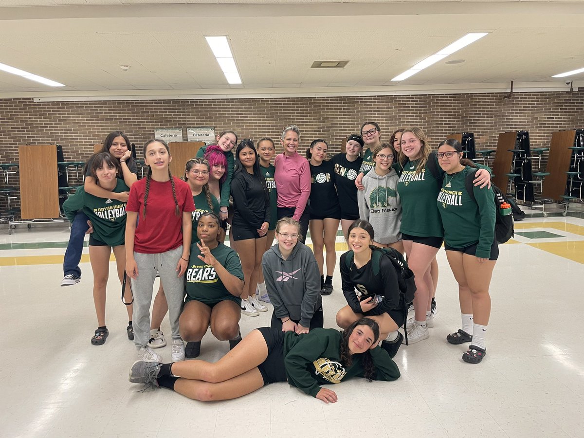 There was so much to be thankful for yesterday! We got to eat dinner with <a href="/OPS_WestviewVB/">Westview Wolverines Volleyball</a> after a great competition! <a href="/EPIC_4_Girls/">EPIC for Girls</a> got to meet our team and watch us compete! Most importantly, we got to celebrate our 7 wonderful Seniors!