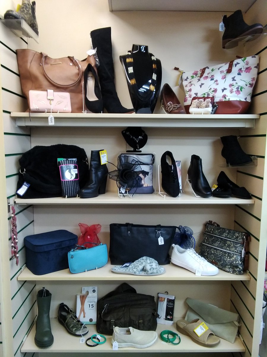 HailshamMind's tweet photo. Its Halloween at Hailsham mind👻🎃..pop in for a look at all our new goods,our accessory refresh,Halloween and much more...#mymindshop #mindhailsham #MentalHealthMatters #spookymonth https://t.co/BVNvNh7PjB