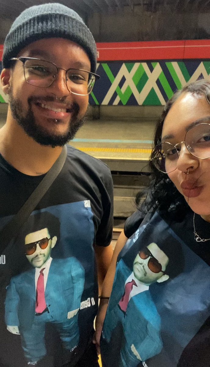 mycwrld's tweet photo. FUI PEDIDA EM CASAMENTO NO SHOW DO ABEL AO SOM DE DIE FOR YOU
MELHOR DIA DA MINHA VIDA MDS https://t.co/c6pjgG1Qqc