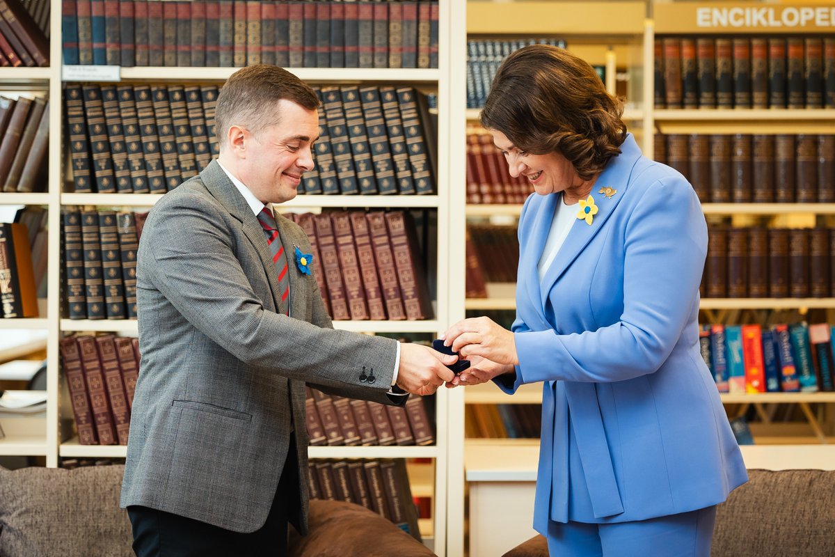 Pres_Office_LT's tweet photo. Today at the Ukrainian Center, the First Lady met with the Rector of the Mariupol State University @MTrofymenko. 

“University, like city, can be destroyed, but the spirit of heroes is unbreakable. I’m sure your name will once again be heard around the world,” D. Nausėdienė said. https://t.co/VGTRYUl19u