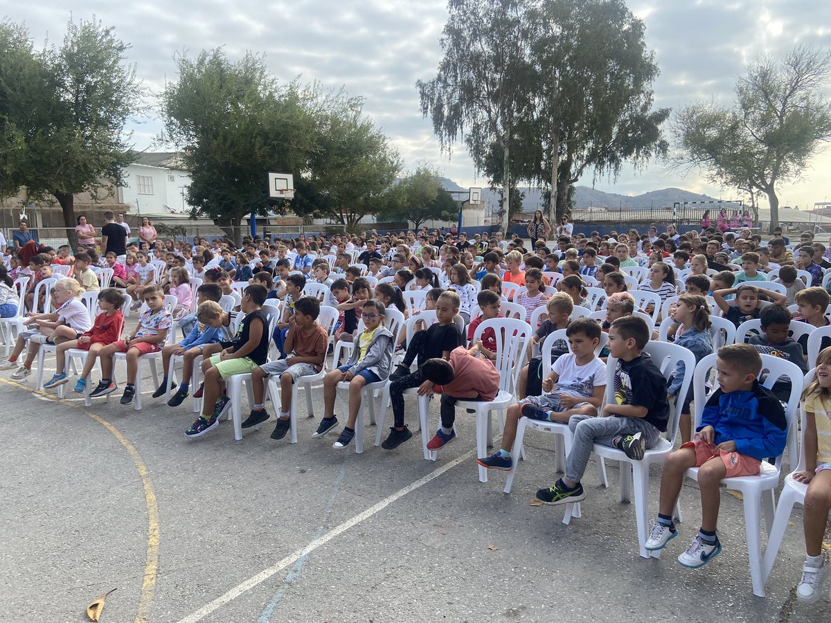 cmiamalaga's tweet photo. Hoy #diadelaniña hemos celebrado actos en los centros educativos actos de concienciación y reivindicación de los derechos de las niñas #sonriesinfiltros https://t.co/q35NESXGx2