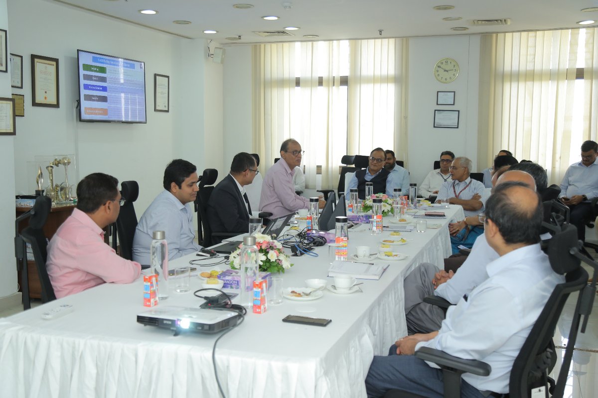 CDOT_India's tweet photo. @CDOT_India thanks Prof. Ajay Sood, @PrinSciAdvGoI for visiting C-DOT &amp; offering key insights into emerging realms of R&amp;D &amp; aligning indigenous endeavours with global market trends for proliferation of home-grown technologies @DoT_India @AshwiniVaishnaw @devusinh @neerajmittalias https://t.co/VZEbwSUtvK