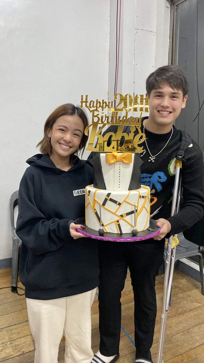 i love you so much fam, you spoil me too much 😭💙♾️