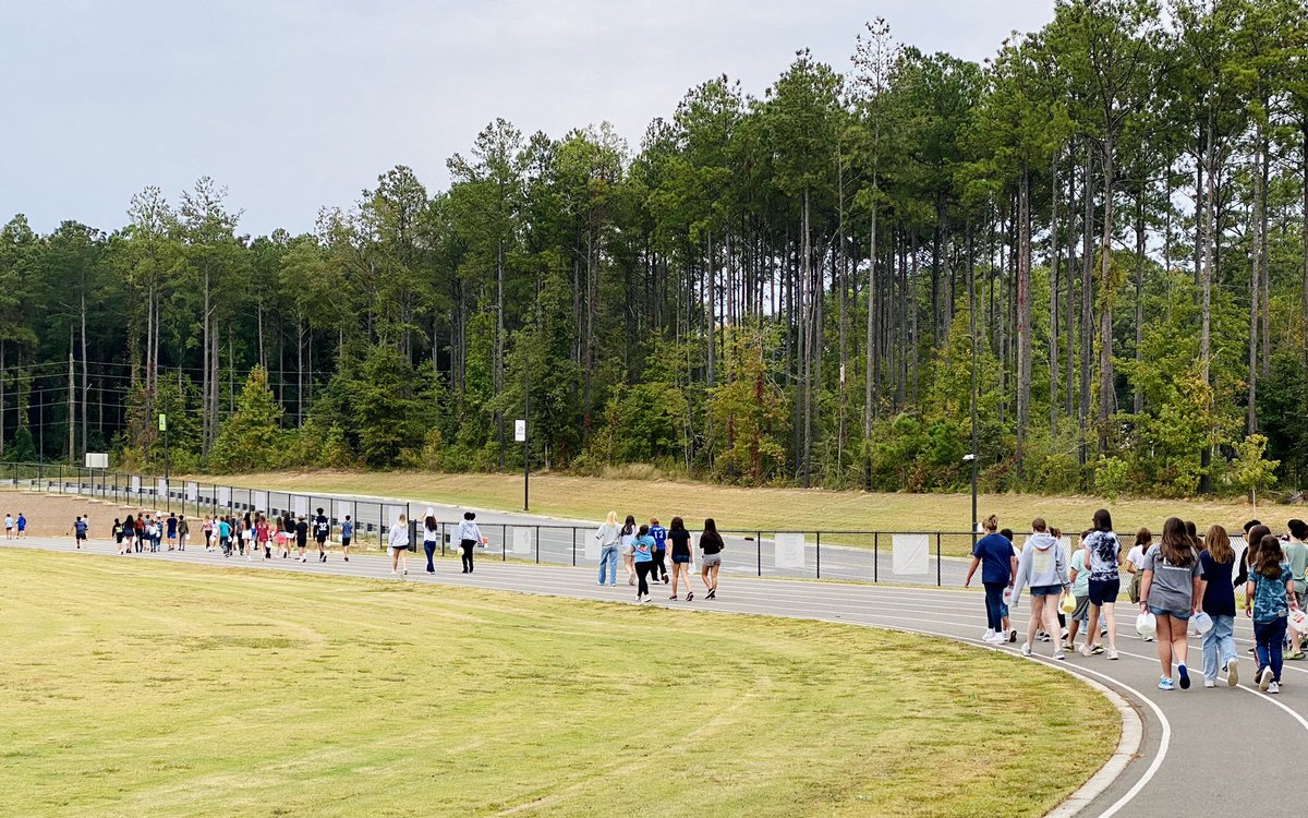 mbullard's tweet photo. 7th grade ELA students bring awareness to water scarcity issues across the globe by participating in a “water walk.” #MeaningfulLearning #ALongWalkToWater
@LakesideMS_Lex1 @IveyFHomer https://t.co/VQYMctDzRC