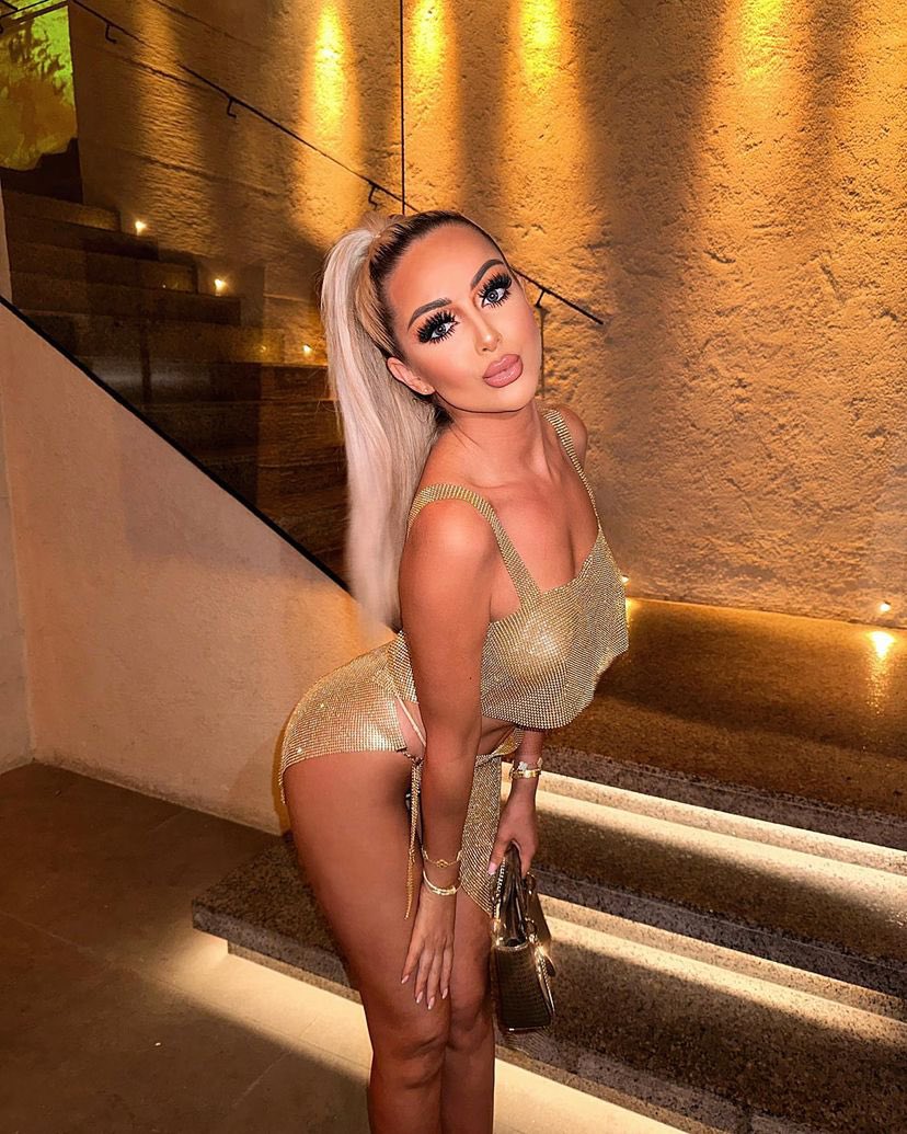 David Ashton (@ashdavid__) on Twitter photo #WCW to my one true love the only woman for me and me alone <a href="/AmeliaSkyexRP/">Amelia Skye Aston</a> She is my everything ๐ #WCW to my one true love the only woman for me and me alone <a href="/AmeliaSkyexRP/">Amelia Skye Aston</a> She is my everything ๐