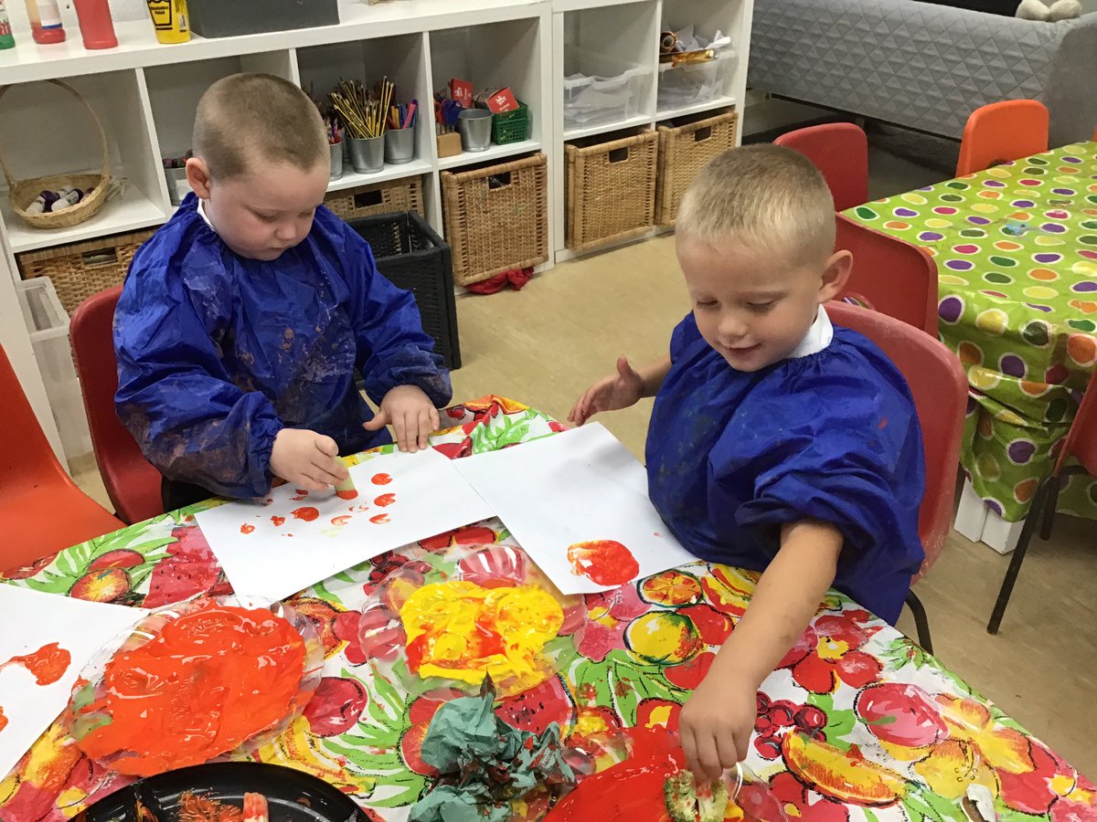 Gala class have been learning about the importance of harvest this week, including naming and sorting various foods. Today we had fun experimenting with printing, using a selection of fruit and vegetables.
