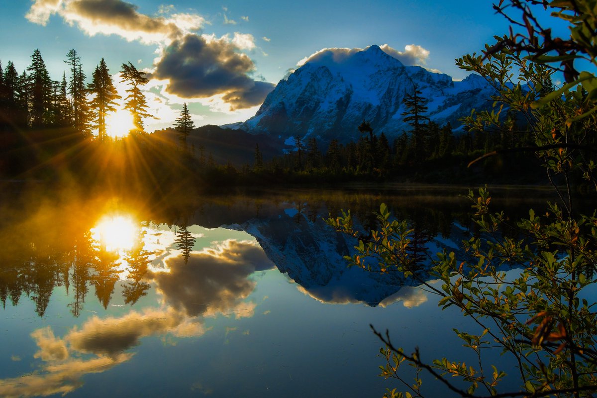 Gotta love fall in Washington🍁📷#travel #nature #backpacking #travelphotography #TravelTheWorld #adventuretime #hikingadventures #parkchat #NEVERSTOPexploring