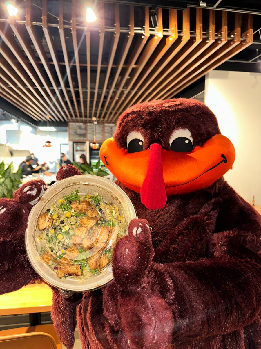 Roots_Tweets's tweet photo. Roots 🫶🏼s HB! 

Thanks for coming out @TheHokieBird 🧡✨ We’re obsessed w u 🥰 https://t.co/TeCiK4I6eE
