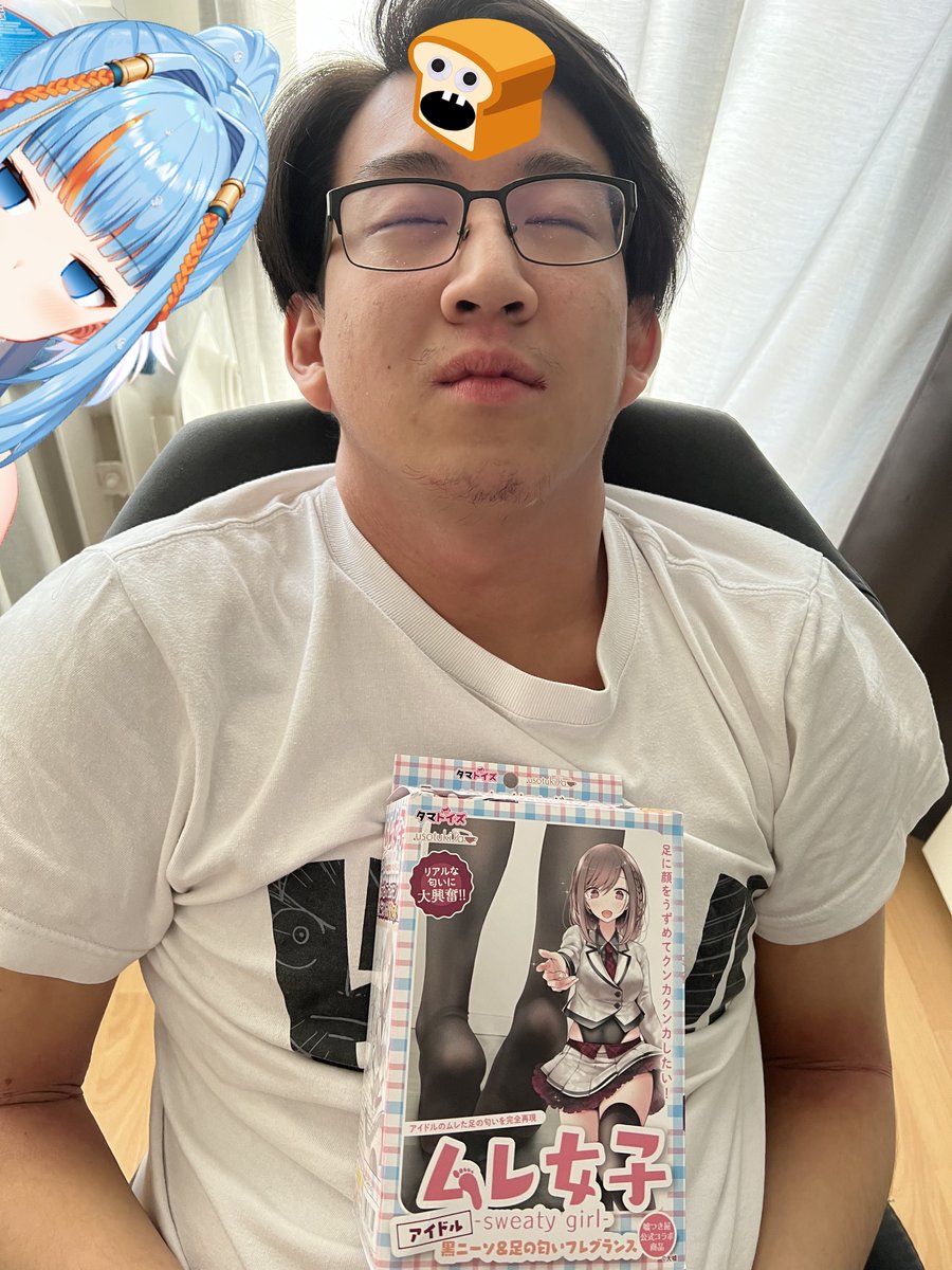 TobaFuyumi's tweet photo. EVERYBIRDY!!! GATHER UP, GIBBLE IS HERE AND HE'S GOING TO WEAR STOCKINGS AND DO STINKY SNIFF SNIFF  

We're going live in 30 min!!!!
https://t.co/f1wTTThV3u https://t.co/6ZJuMH8tMf