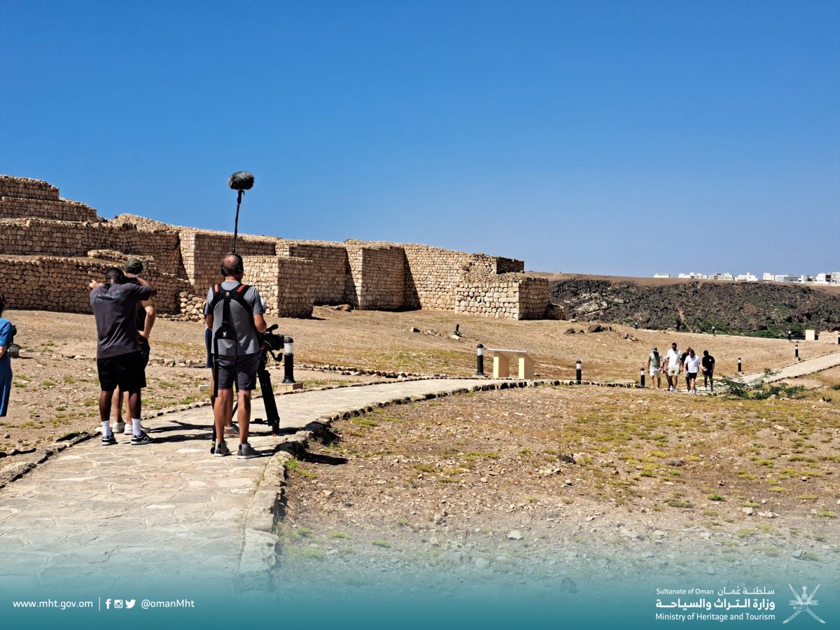 تستضيف وزارة التراث والسياحة بالتعاون مع عدد من الشركاء مجموعة لاعبين كرة قدم من مملكة نيذرلاندز والذين يمارسون بعد اعتزالهم لعبة جولف القدم ويرافقهم مجموعة من الإعلاميين من السوق الأوروبي، وتضمن برنامج الزيارة عدد من المواقع الأثرية والسياحية بمحافظة ظفار وإقامة عدد من الأنشطة