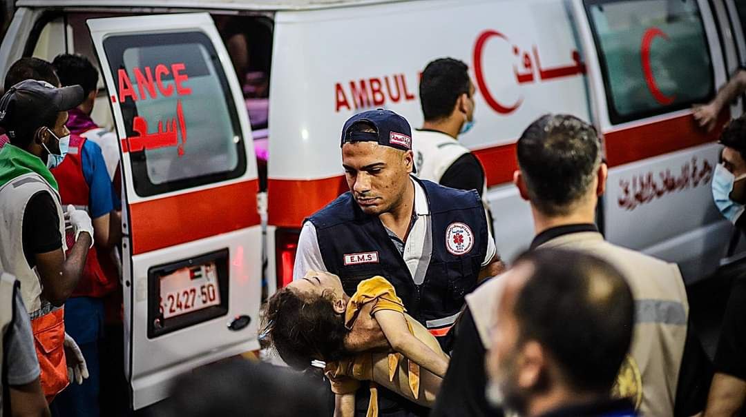 Tala28257171's tweet photo. What's happening in Gaza it's not a war,it's genocide!Israel doesn't attack an army,they attacking an unarmed civilians,women,children, old people.Blow up homes with their residents inside the homes, they don't care if the homes have children,women,
#TheReallmage https://t.co/bY6OmJ0zyb