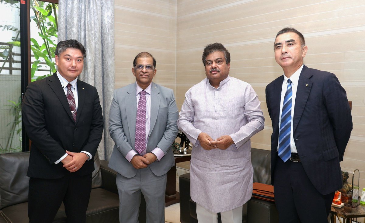 M B Patil on X: Yokogawa is keen to expand its presence in the State Shri  Hitoshi Nara the president of the renowned 'Yokogawa Electric Corporation'  of Japan, which has a history