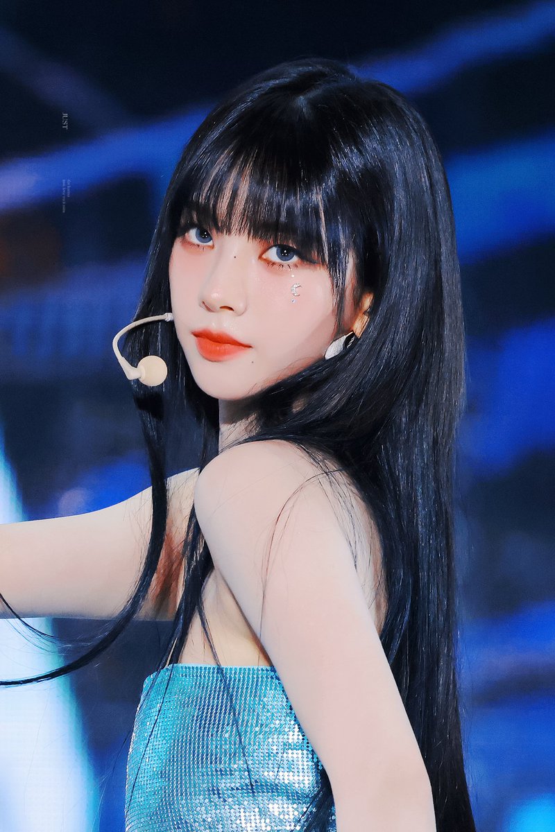 just_0411's tweet photo. 231010 TMA #카리나 #Karina #에스파 #aespa https://t.co/3d9np0Tnao