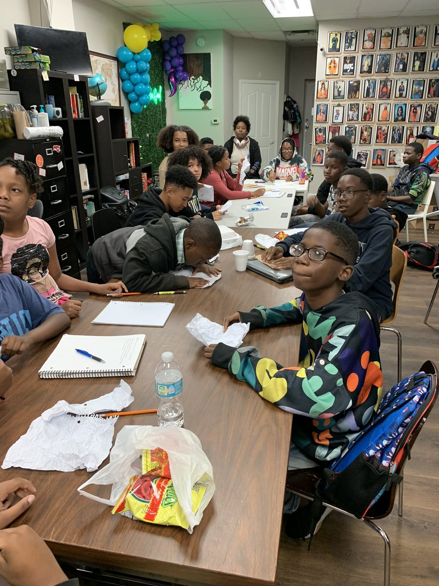 ChopLifeBoyz's tweet photo. This past Monday we had a chance to be apart of @NewImageYouth Mentoring Mondays. We had a great time conducting our Day of Health and Small Business workshops with middle and high school students for Orlando’s Parramore Community. 

#MentoringMondays
#ChopLifeBoyz https://t.co/Iq5GBBCKtC