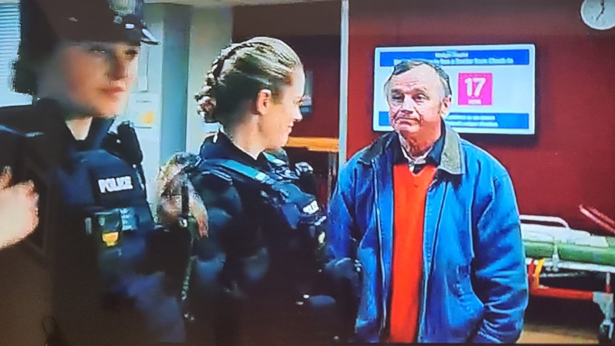 SoniGMendoza's tweet image. Que buena #serie "Blue lights". Policíaca. #BBCfirst . Irlanda. Espectacular. Otra visión humana y cercana de la policía. Qué bien hacen estas series en BBC...