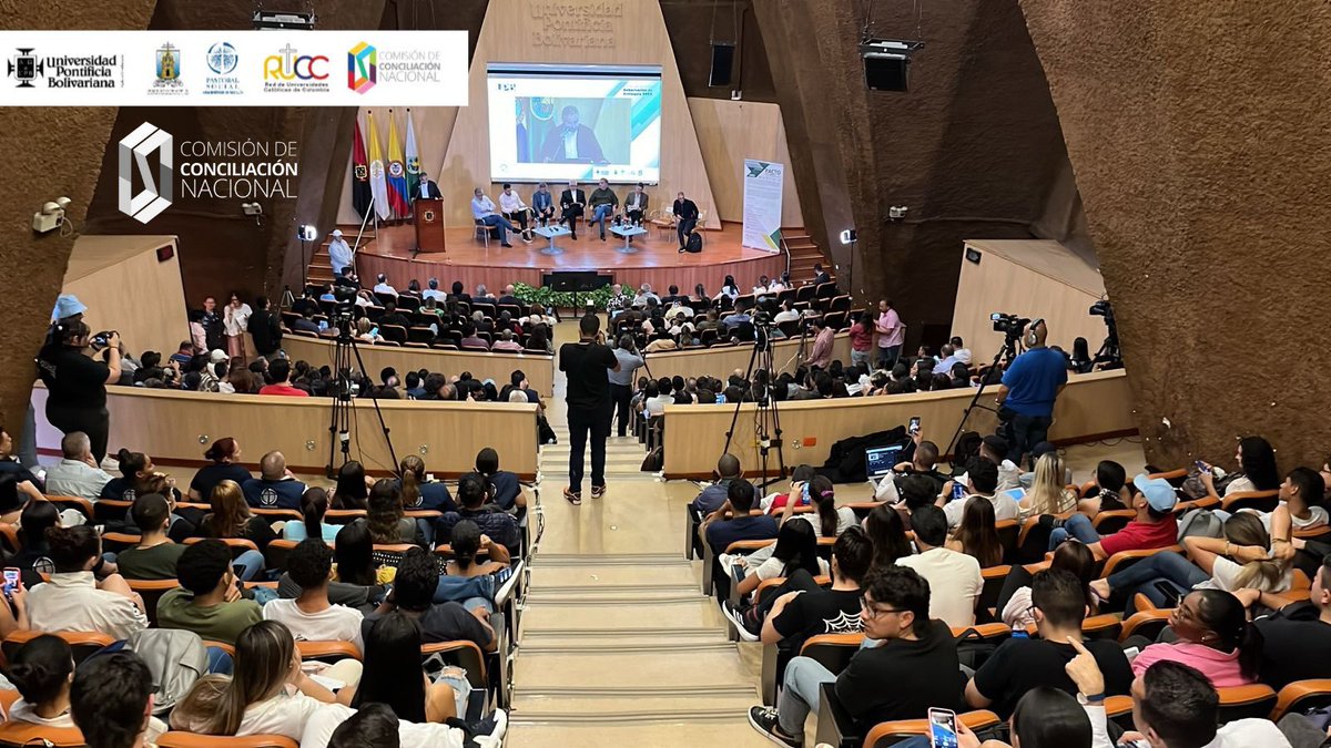ccncolombia's tweet photo. ¡Estamos en nuestro foro con los candidatos a la #GobernacióndeAntioquia! Espacios democráticos y de formación ciudadana. @GobAntioquia #CCN

Síguelo en vivo en https://t.co/KMHHBO6KRA…. https://t.co/ZkOylBXaQb