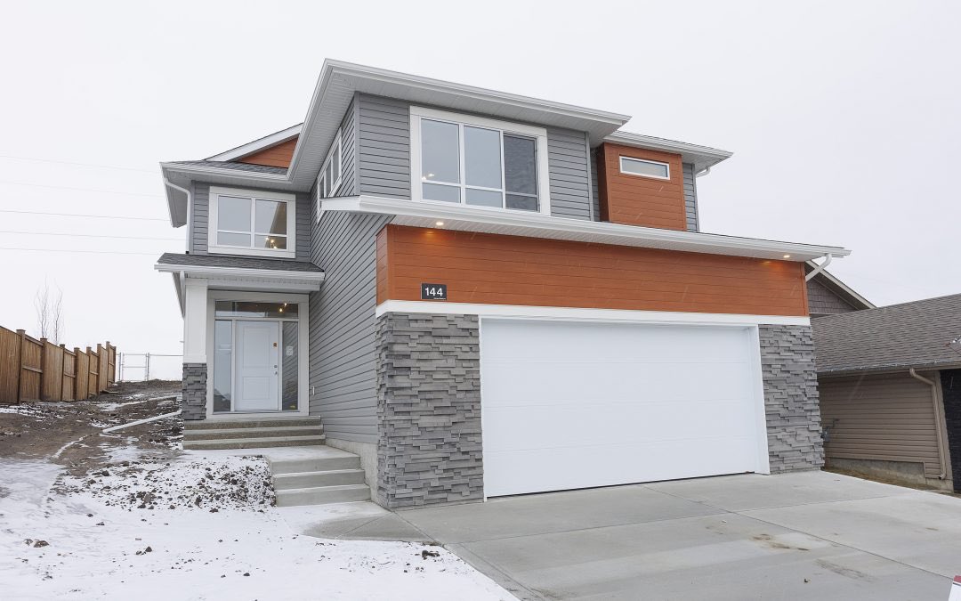 AbbeyPlatinum's tweet photo. Custom built homes are designed specifically for your lifestyle and preferences, providing a range of benefits that simply can’t be matched by a renovation project. 🔨 Learn more about the advantages of a custom build on our blog! https://t.co/lOZifJu6d1