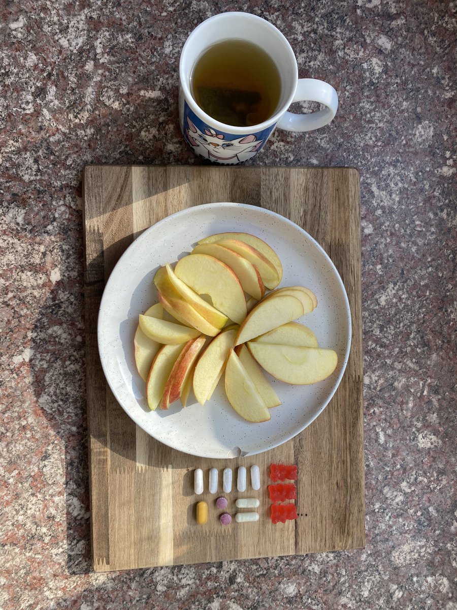 coconutsrkewl's tweet photo. Breakfast 💅🤍 https://t.co/WLkImzbkLX