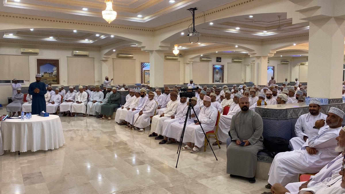aziz_salim73's tweet photo. لله الحمدوالشكر على أفضاله علينا
سعدنا بالحضور الكبير من أهالي وأبناء ولاية بوشر للقاء التعريفي والاستماع بالجهد والمثابرة اتجاه الوطن والولاية والمواطن
من خلال الخمسة المحاور التي سعينا لخدمة المجتمع العماني
أعمال المجلس المناطة-الولاية-أهل الولاية-المواطن في ربوع السلطنة -الوطن https://t.co/SXGu7GqrQw