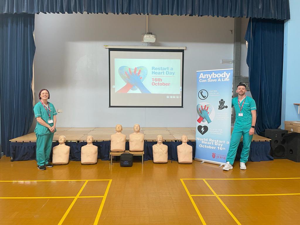 resuservicejsy's tweet photo. Yet another successful day #CPR with Samarès primary school #RestartAHeart @ResusCouncilUK children keen to learn @C_Quinn7 @ValMee11 @carojhk @GovJsyHCS @GovJersey @RobSainsbury4 https://t.co/tLkDLkXVQj