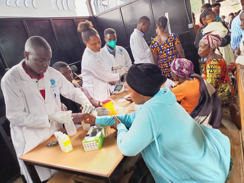 CosarOfficial's tweet photo. Day 6/7 of #paweek, #coweek, our screening services provided in @RemeraMHC with @ARMELS_Official @RNSA_Imirire @misar_rw. Serving our community is what we aim 💪. @lifesten_health @RemeraUrsu @RMCOO_Rwanda @RwandaHealth @UCmhs @Uni_Rwanda @RBCRwanda https://t.co/IKnkYQxAjH