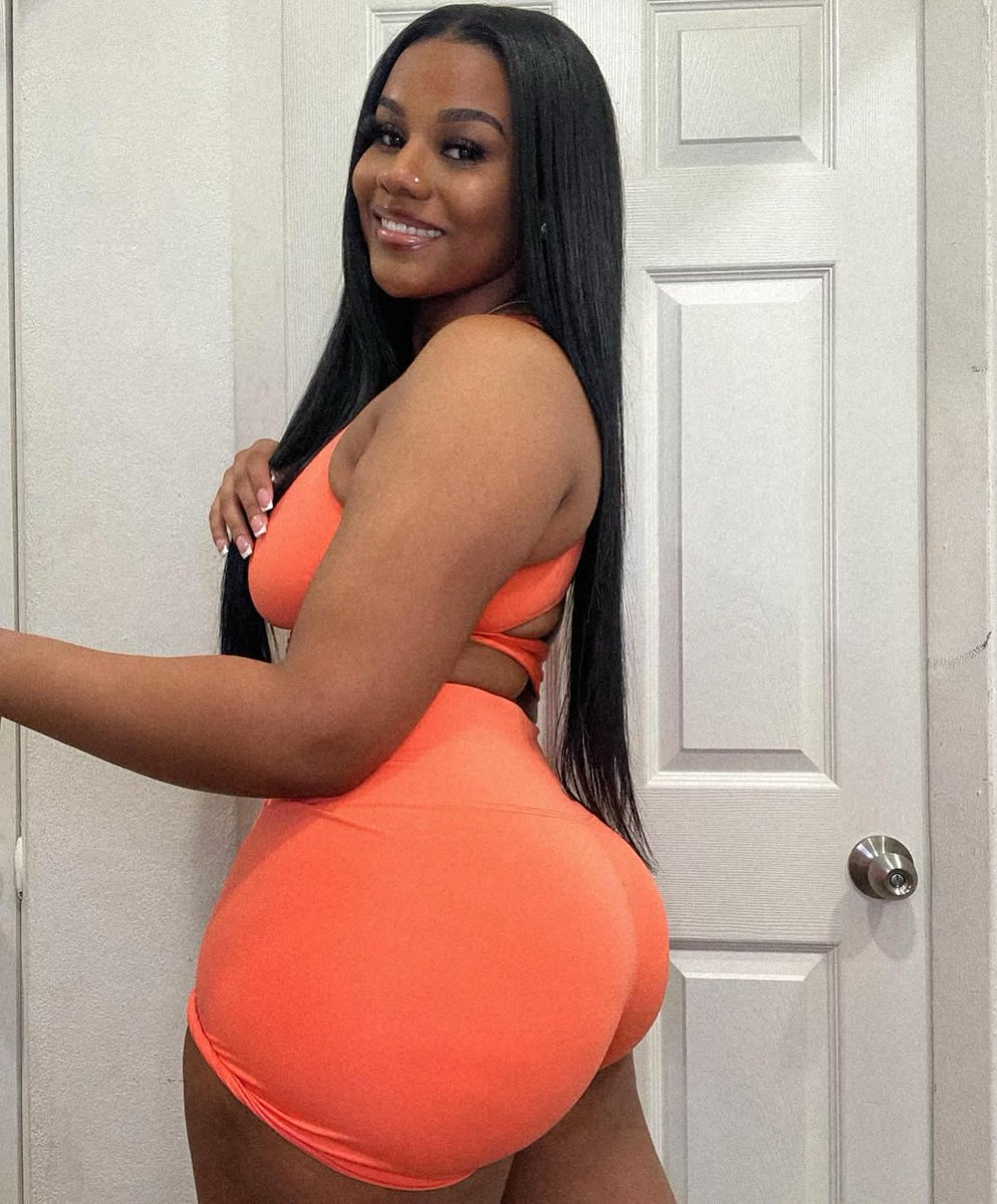 melaninpalace's tweet photo. Forever the prize 🧡 https://t.co/gXfpLOnN0H