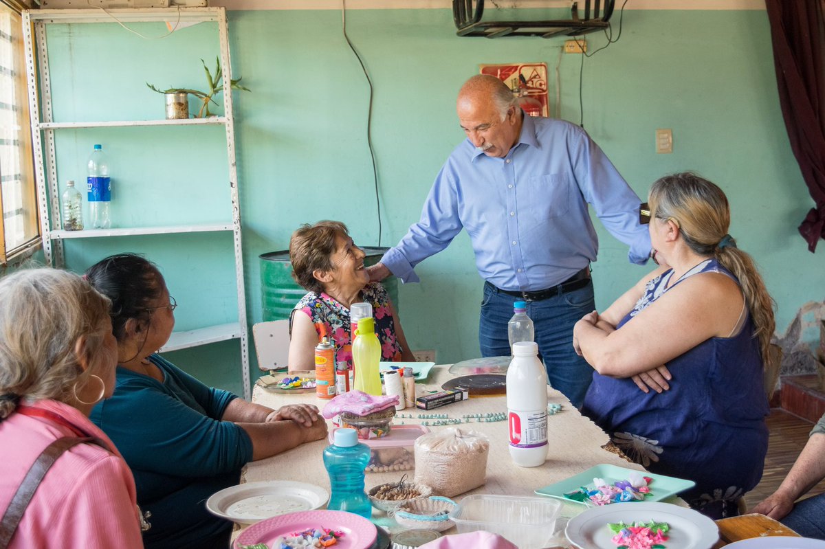 MarioFiad's tweet photo. En el CIC Copacabana del Barrio Alto Comedero, conversando con vecinos que asisten a este importante espacio para la contención de jóvenes y adultos mayores.

Reafirmo mi compromiso de seguir colaborando y solucionando las necesidades de estos Centros de Integración Comunitaria, que son una herramienta fundamental para la inclusión social.

#FrenteCambiaJujuy #Lista502