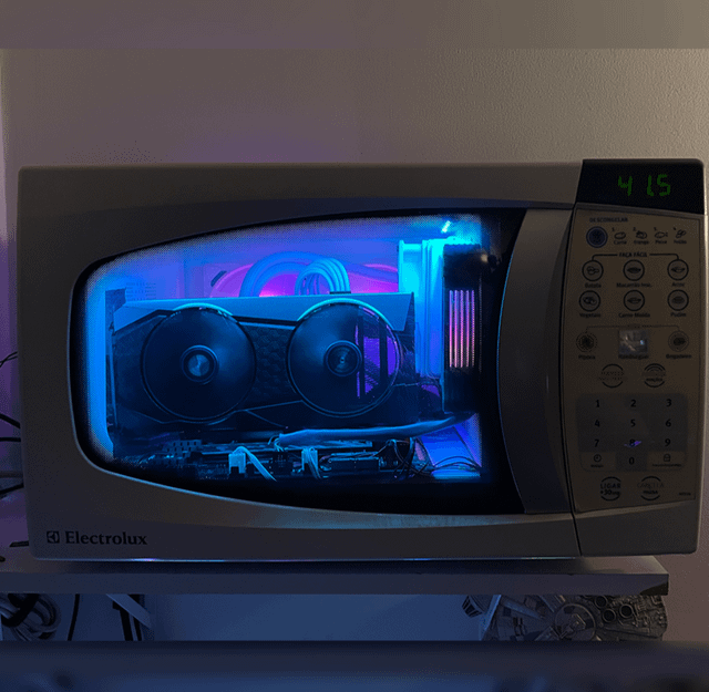 MediaMarktGames's tweet photo. El mejor PC que he visto en la vida Xd https://t.co/T66QJdDQI3