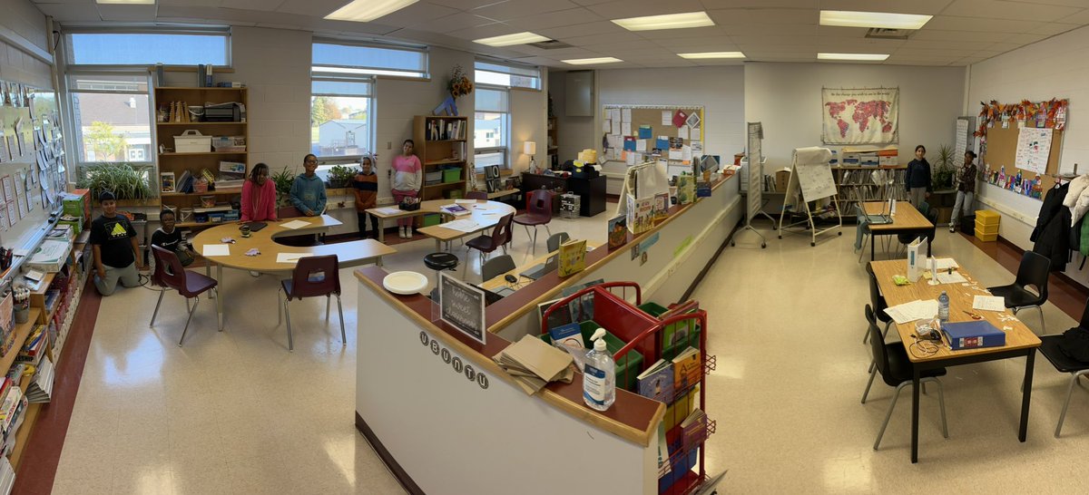 patty_DMarco's tweet image. Holistic and inclusive division lesson. I spy 8/4=2 @HCMaltonDPCDSB  #inclusivemath #iambecauseweare