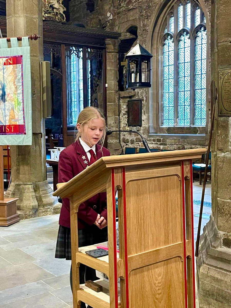 Rishworth1724's tweet photo. Our Heathfield school coucillors at the Halifax Minsters Harvest Festival this week. Our students took part in the service, performing readings and prayers for the visitors. We are so impressed!

#halifaxminster #harvest #rishworthschool #heathfieldprep https://t.co/ZGGgDKaJRp